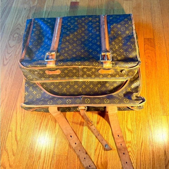 LOUIS VUITTON 1960s Vintage Suitcase Bag  | Great for Dresses & Suits π€©πβ - Picture 9 of 15